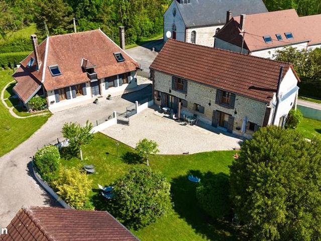 Propriété 10 pièces 344 m²