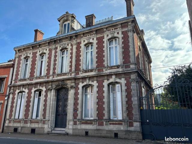 Propriété 10 pièces 353 m²