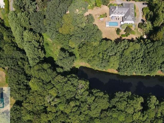Propriété 10 pièces 366 m²