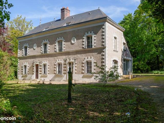 Propriété 10 pièces 371 m²