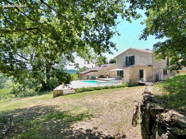 Propriété 10 pièces 371 m²