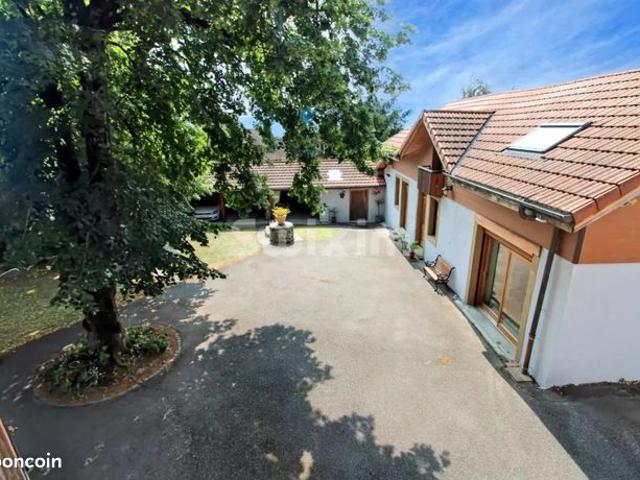 Propriété 10 pièces 383 m²