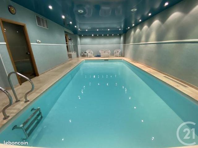 Propriété 10 pièces 393 m²
