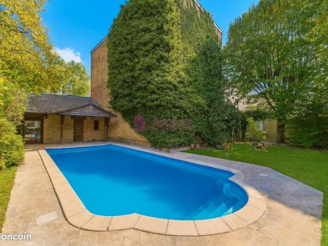 Propriété 10 pièces 396 m²