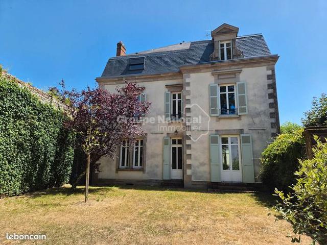 Propriété 10 pièces 396 m²