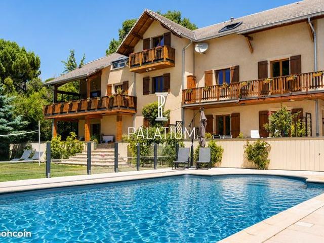 Propriété 10 pièces 398 m²