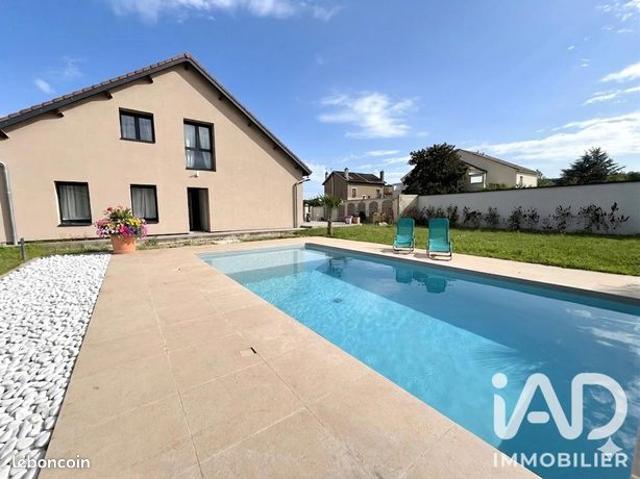 Propriété 10 pièces 303 m²