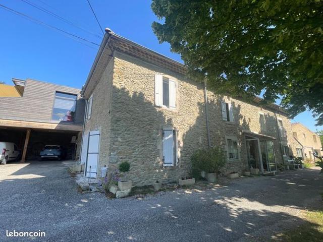 Propriété 10 pièces 300 m²