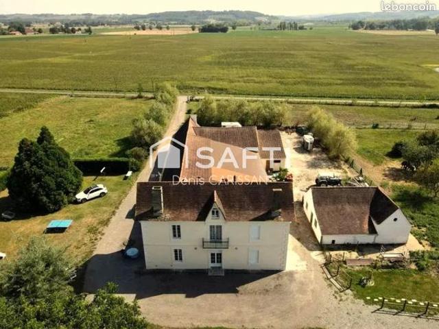 Propriété 10 pièces 300 m²