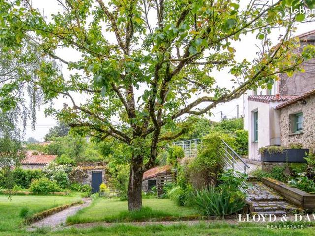 Propriété 10 pièces 300 m²