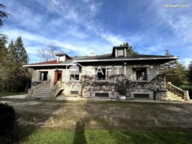 Propriété 10 pièces 300 m²