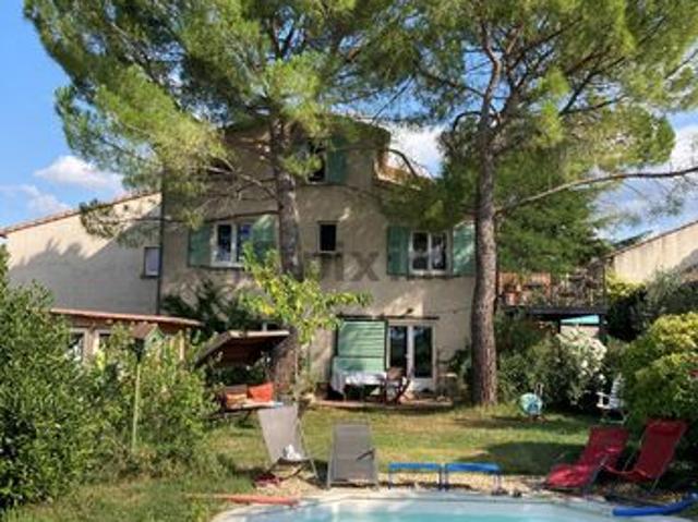 Propriété 10 pièces 300 m²