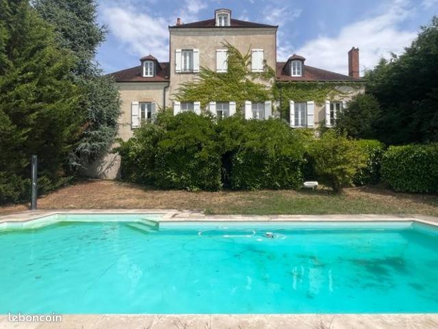 Propriété 10 pièces 302 m²