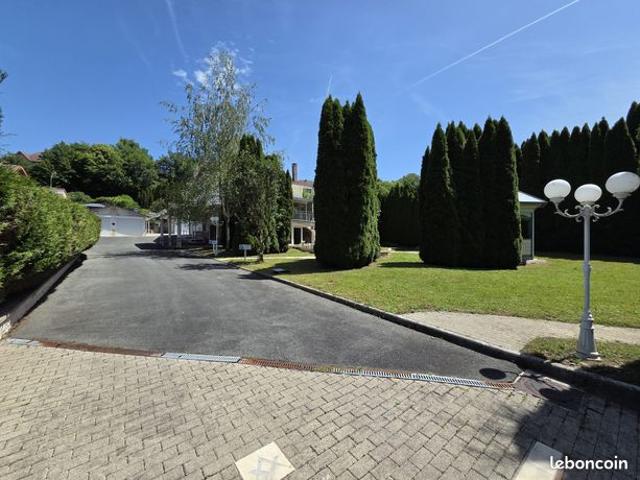 Propriété 10 pièces 302 m²