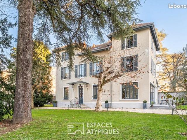 Propriété 10 pièces 307 m²