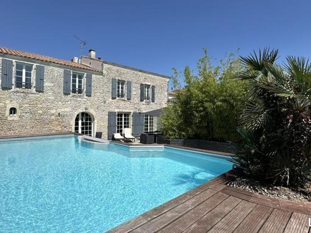 Propriété 10 pièces 304 m²