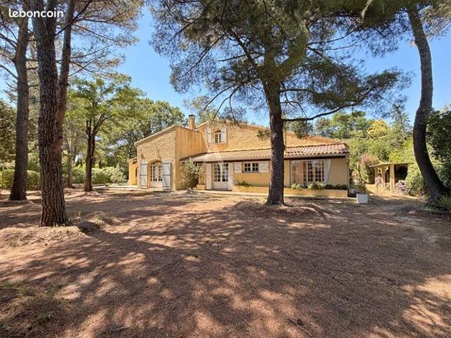 Propriété 10 pièces 313 m²