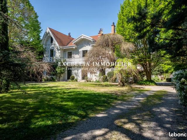 Propriété 10 pièces 320 m²