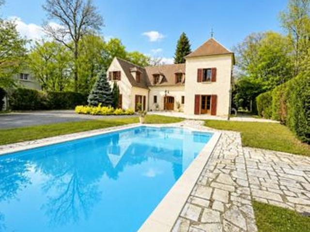 Propriété 10 pièces 320 m²