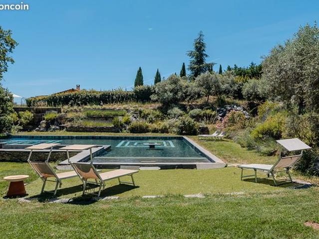Propriété 10 pièces 320 m²