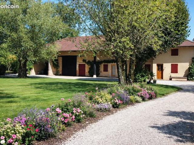 Propriété 10 pièces 322 m²