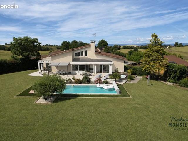 Propriété 10 pièces 322 m²