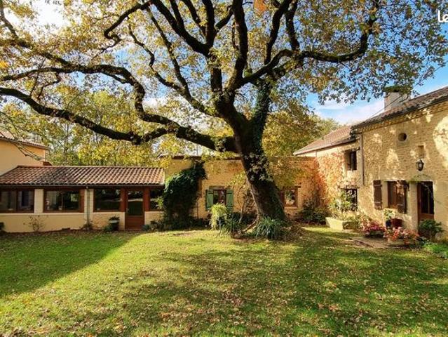 Propriété 10 pièces 327 m²