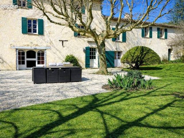 Propriété 10 pièces 325 m²