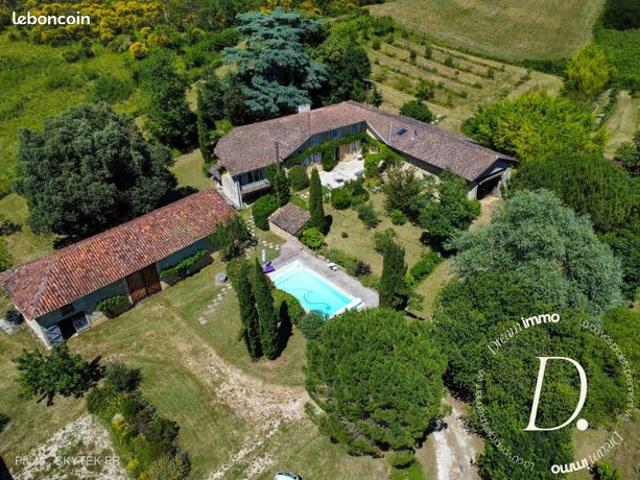 Propriété 10 pièces 328 m²