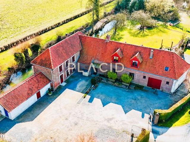Propriété 10 pièces 328 m²