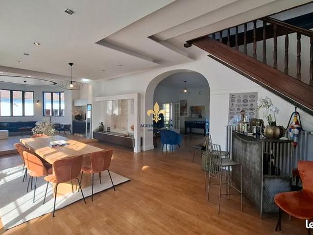 Propriété 10 pièces 333 m²