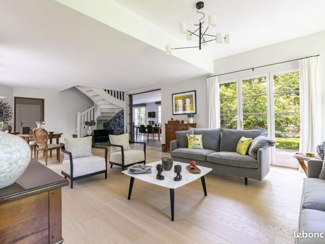 Propriété 10 pièces 330 m²