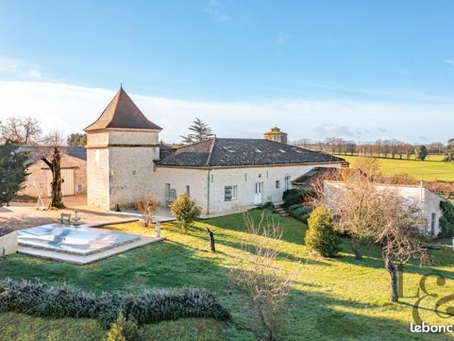 Propriété 10 pièces 334 m²