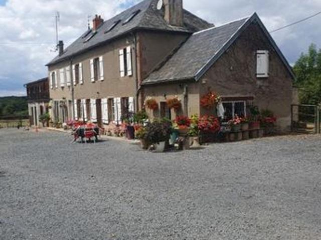 Propriété 10 pièces 334 m²