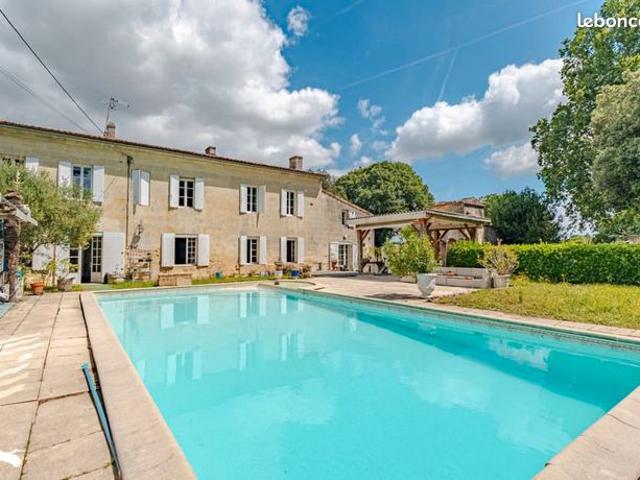 Propriété 10 pièces 335 m²