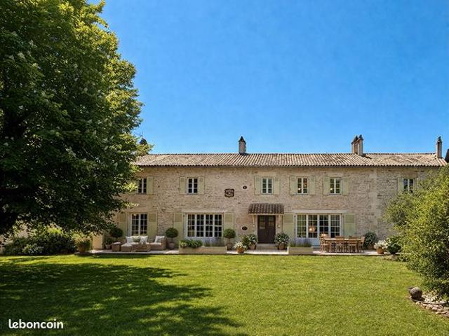 Propriété 10 pièces 336 m²