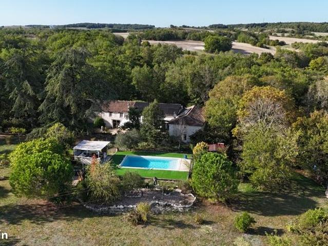 Propriété 10 pièces 339 m²
