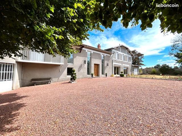 Propriété 10 pièces 452 m²