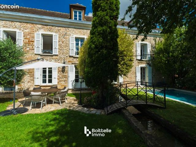 Propriété 10 pièces 475 m²