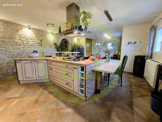 Propriété 10 pièces 484 m²