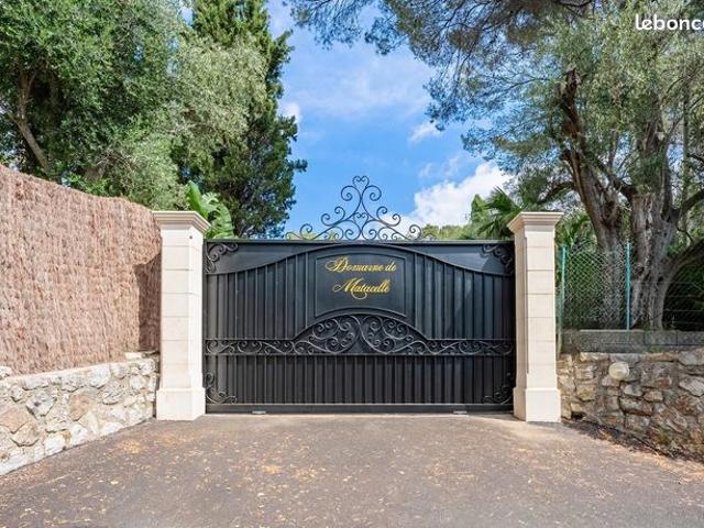 Propriété 10 pièces 496 m²