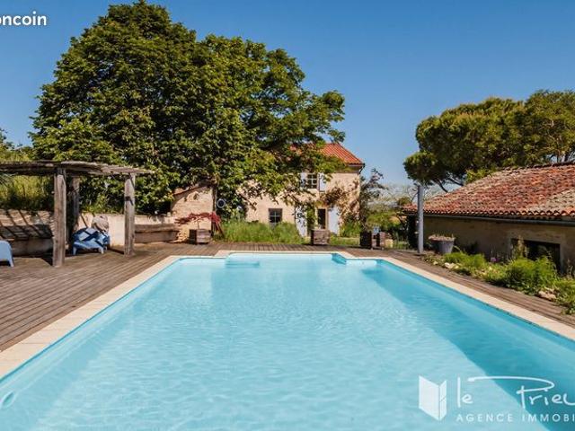Propriété 10 pièces 425 m²