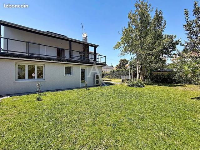 Propriété 11 pièces 171 m²