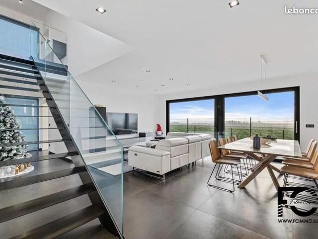 Propriété 11 pièces 183 m²