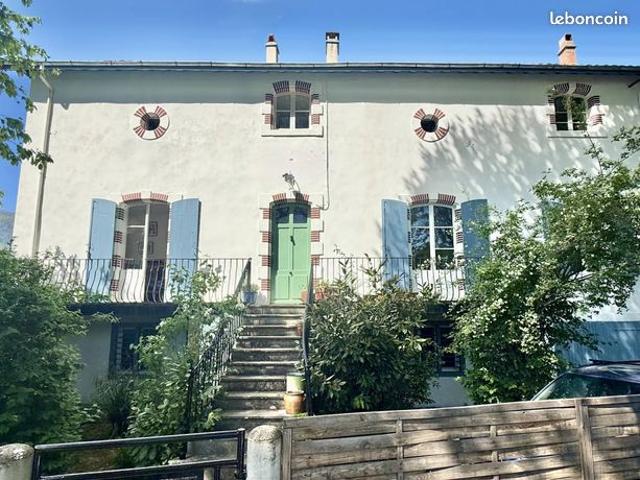 Propriété 11 pièces 188 m²