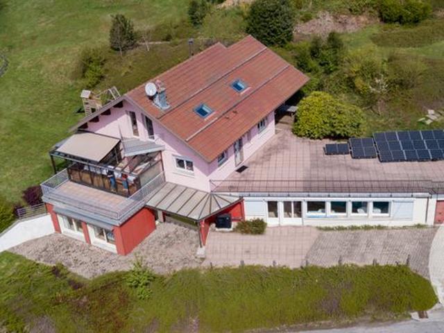 Propriété 11 pièces 196 m²