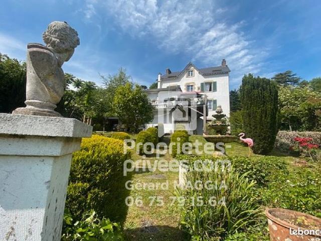 Propriété 11 pièces 240 m²