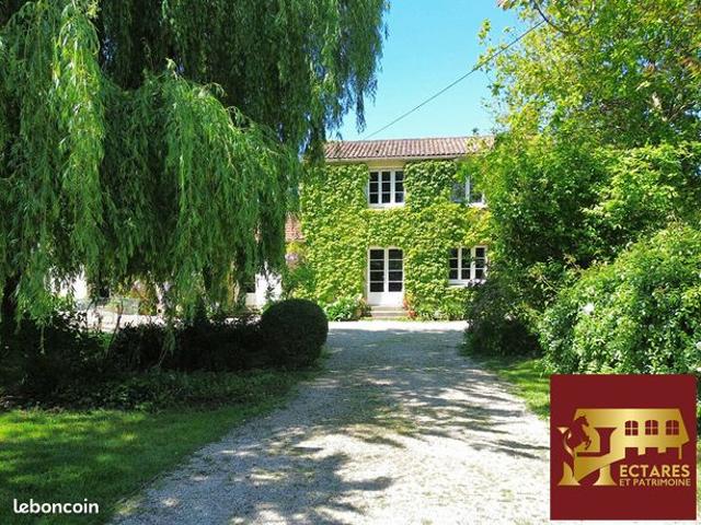 Propriété 11 pièces 240 m²