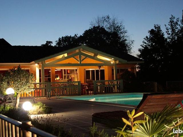 Propriété 11 pièces 240 m²