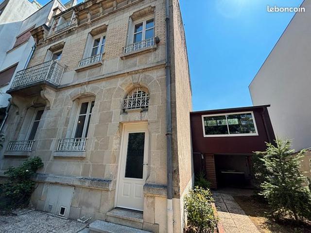 Propriété 11 pièces 240 m²